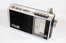 SANYO MODEL 12F-B30D FM/SW/BC 3BAND RADIO