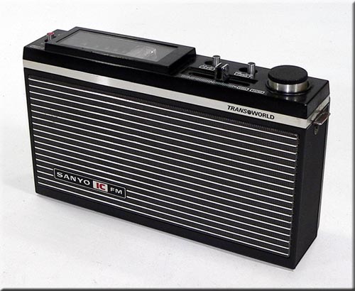 SANYO TRANS WORLD MODEL 10F-B36 RADIO FM/SW/MW 3BAND RADIO