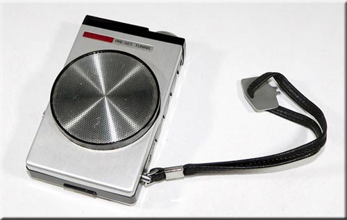 SONY MODEL 2R-26 AM RADIO