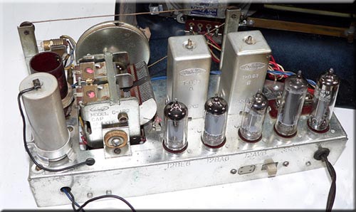 Sharp MODEL 5Y-128 AM RADIOO