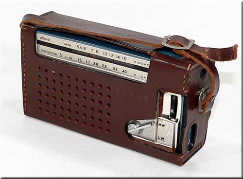 SANYO MODEL 6L-P4N LW/MW 2BAND RADIO