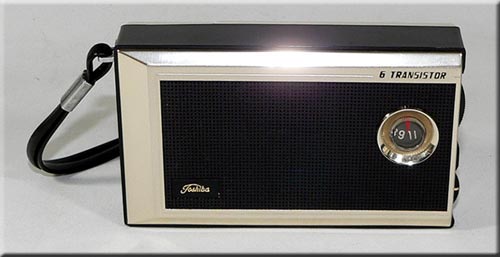 TOSHIBA MODEL 6P-30 MW RADIO�i���j