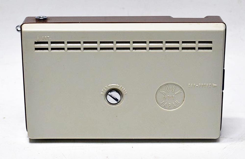 SONY MODEL TR-716-B BC/SW 2BAND RADIO