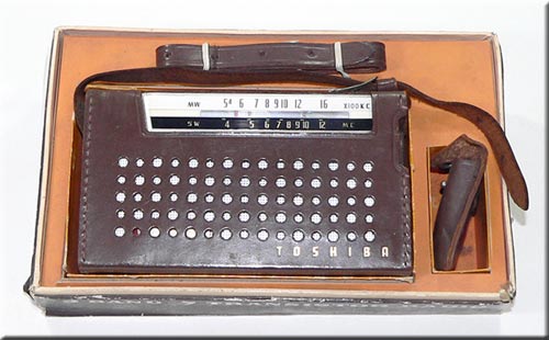 TOSHIBA MODEL 7P-100S MW/SW 2BAND RADIO