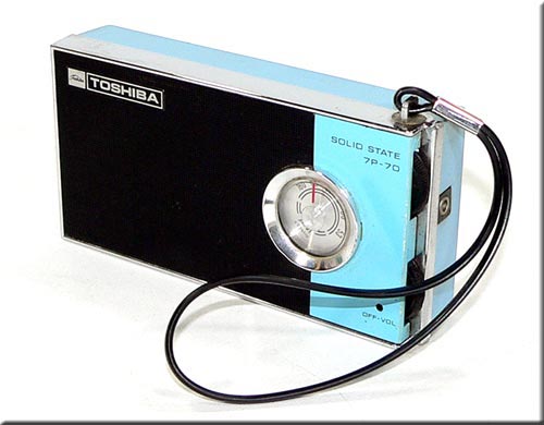 TOSHIBA MODEL 7P-70 AM RADIO