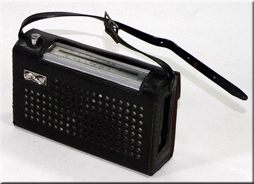 SANYO MODEL 7SP-36 BC/SW 2BAND RADIO