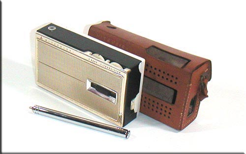 MITSUBISHI MODEL 7X-970 BC/SW 2BAND RADIO