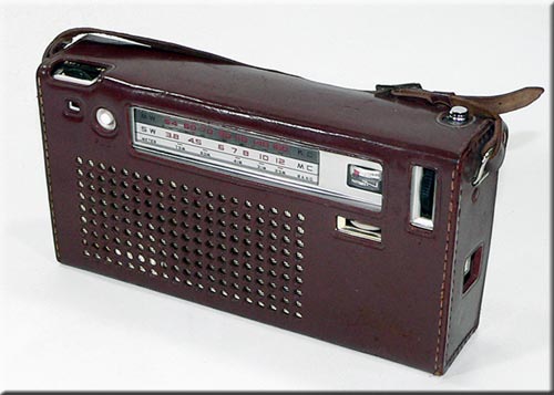 TOSHIBA MODEL 8M-340S MW/SW 2BAND RADIO