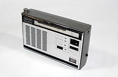SANYO MODEL 8S-P25 BC/SW 2BAND RADIO