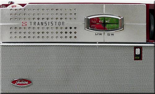 TOSHIBA MODEL 8TM-373S MW/SW 2BAND RADIO