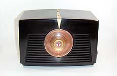 RCA VICTOR MODEL 8-X-541 RADIO