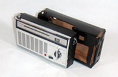 SANYO MODEL 9S-P26 BC/SW 2BAND RADIO