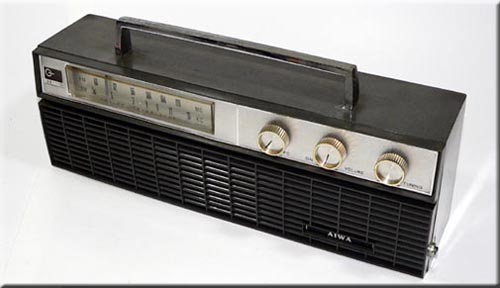 AIWA MODEL AR-119 FM/AM 2BAND RADIO