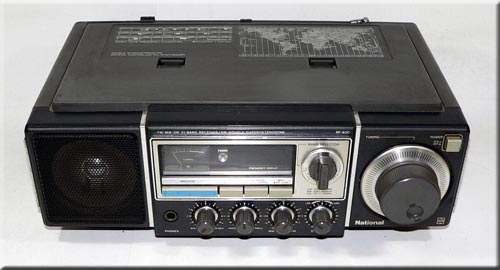 NATIONAL MODEL RF-B30 FM/AM/SW RADIO