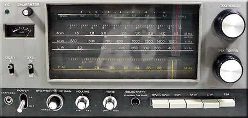 SONY MODEL CRF-200 13BAND RADIO RECEIVER