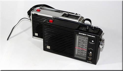 THOSHIBA MODEL IC-700 FM/SW/MW 3BAND RADIO