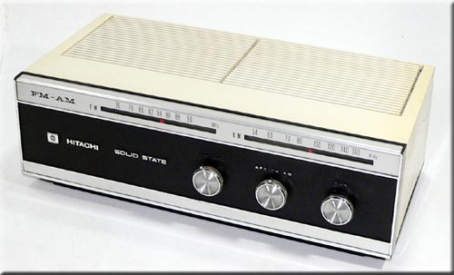 HITACHI MODEL:K-700 FM/AM 2BAND RADIO