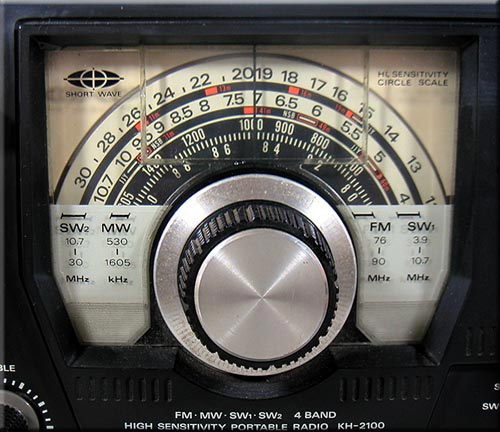 HITACHI Sergeram KH-2100 FM/SW1/SW2/SW3/MW 5BAND RADIO