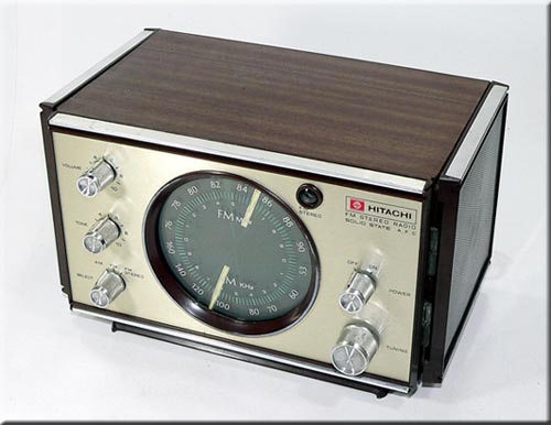 HITACHI MODEL KS-1220 AM/FM-FM STEREO 2BAND RADIO