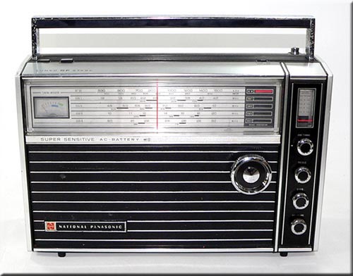 NATIONAL PANASONIC MODEL R-2500B 5BAND RADIO