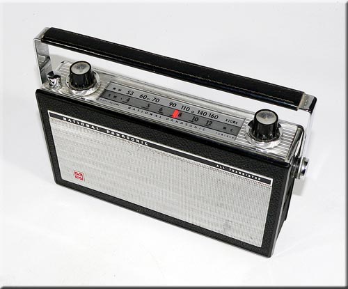 NATIONAL PANASONIC MODEL R-805 FM/AM 2BAND RADIO