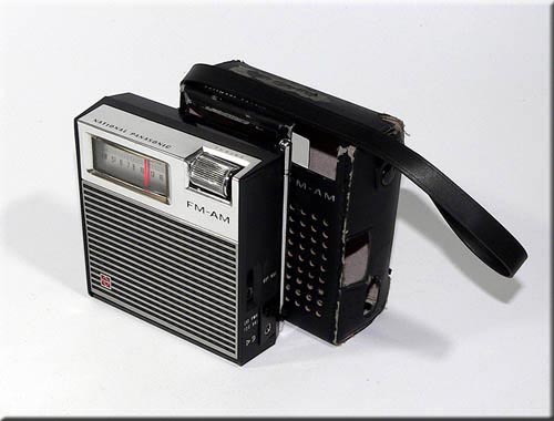 NATIONAL PANASONIC MODEL RF-620 FM/AM 2BAND RADIO