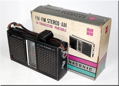 NATIONAL PANASONIC MODEL RF-770D AM/FM ATEREO RADIO