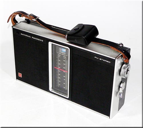 NATIONAL PANASONIC MODEL RF-770D AM/FM ATEREO RADIO