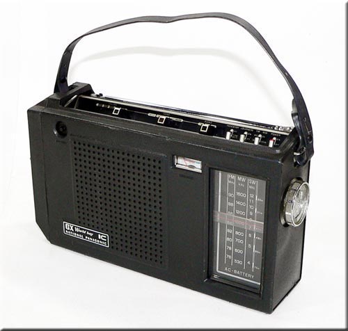 NATIONAL PANASONIC MODEL RF-858 World boy GX 3BAND RADIO