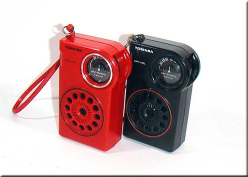 TOSHIBA MODEL No.RP-82 AM RADIO