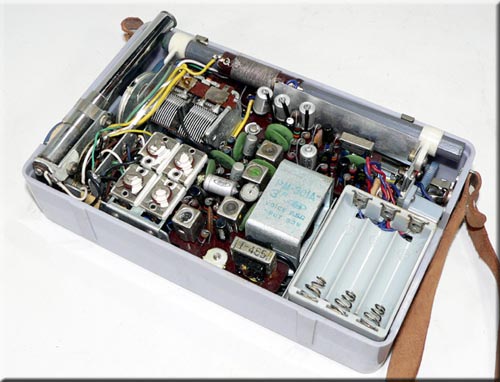 SHARP MODEL TR-203 BC/SW 2BAND RADIO