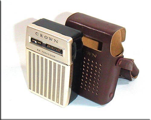 CROWN MODEL TR-680 AM RADIO