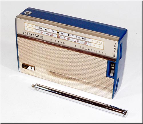 CROWN MODEL TR-702 MW/SW 2BAND RADIO