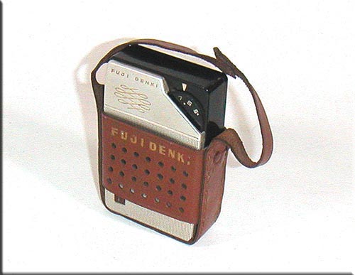 FUJIDENKI MODEL TRB-611 AM RADIO