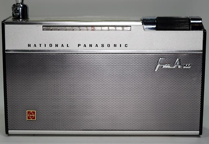 National Panasonic MODEL RF-600  FM/AM 2BAND RADIO