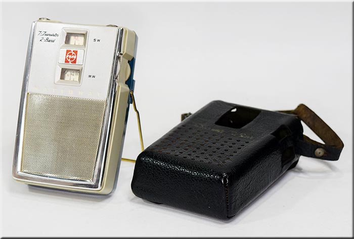 NATIONAL MODEL T-21 MW/SW 2BAND RADIO