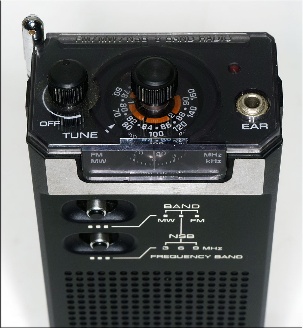 THOSHIBA MODEL RP-1280F FM/SW(NSB>/MW 3BAND RADIO