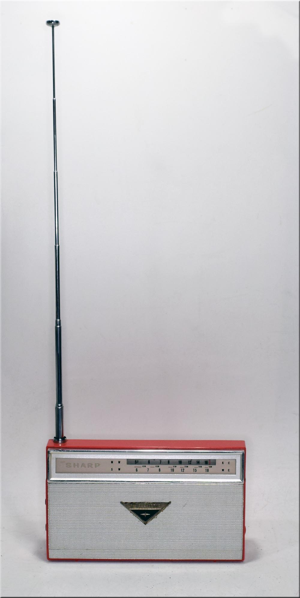 SHARP MODEL BXS-489 MW/SW 2BAND RADIO