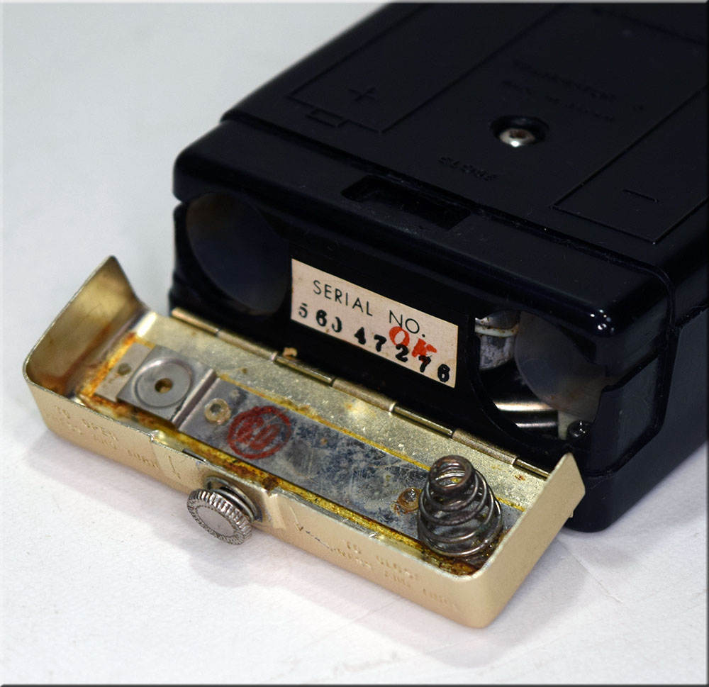 HITACHI MODEL TH-660 MW RADIO