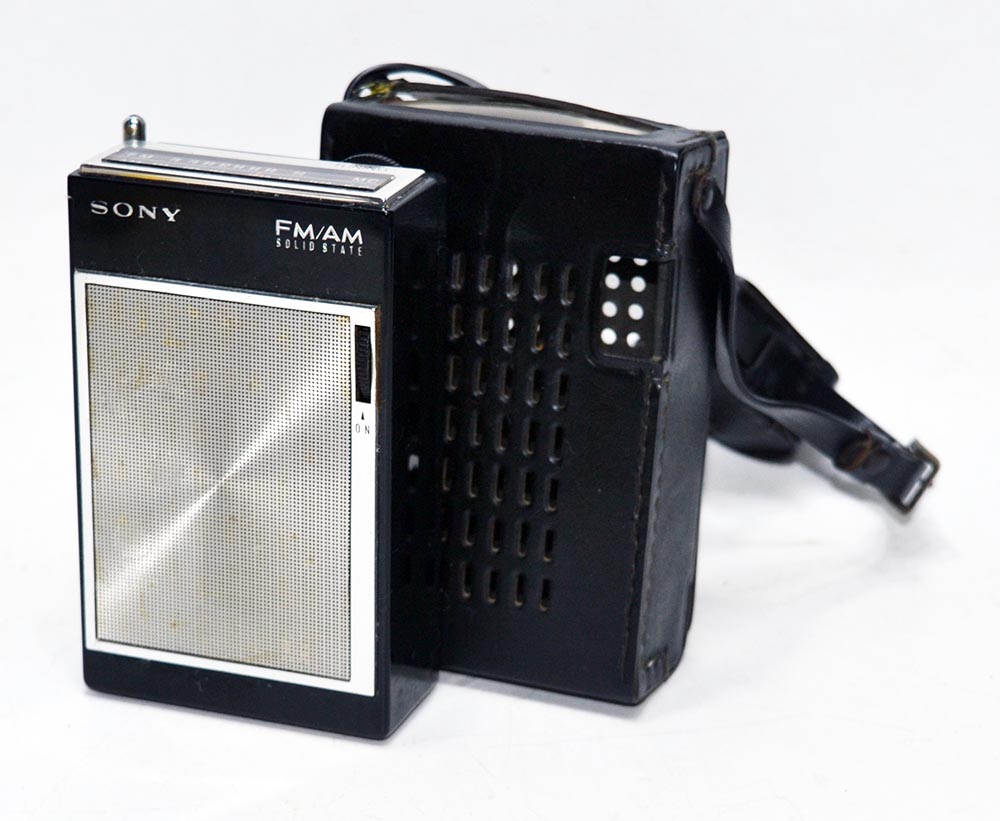 SONY MODEL 3F-61 FM/MW 2BAND RADIO
