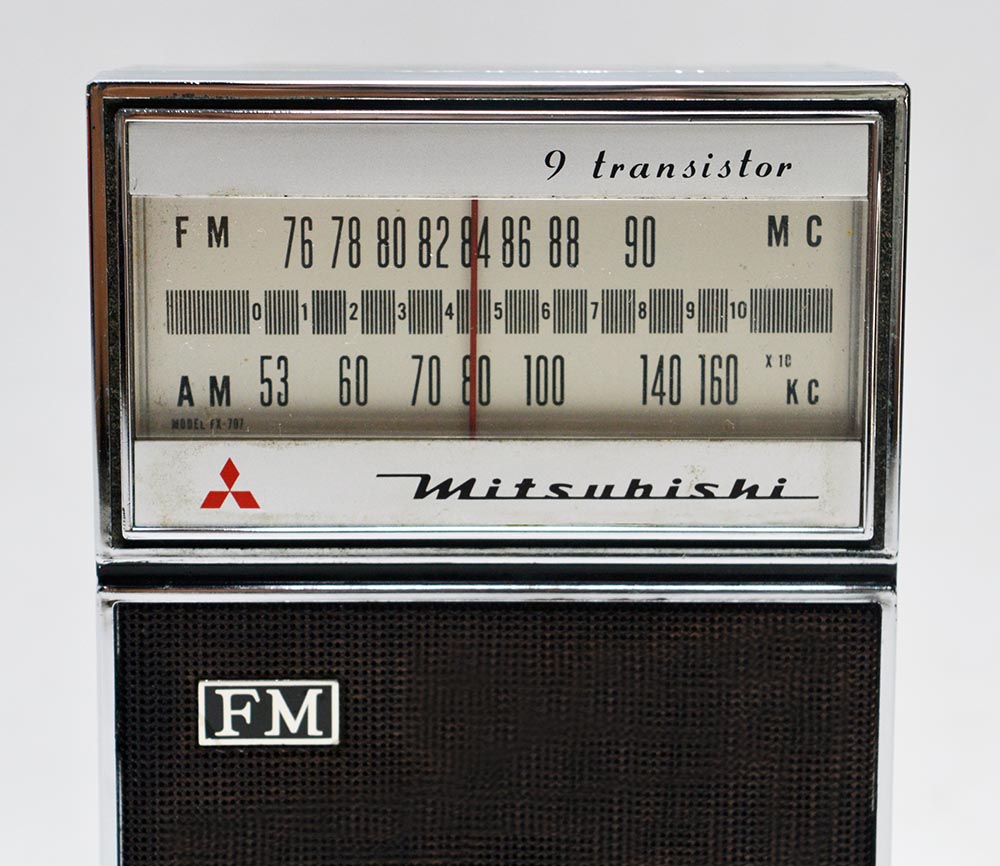 MITSUBISHI MODEL FX-707 FM/AM 2BAND RADIO