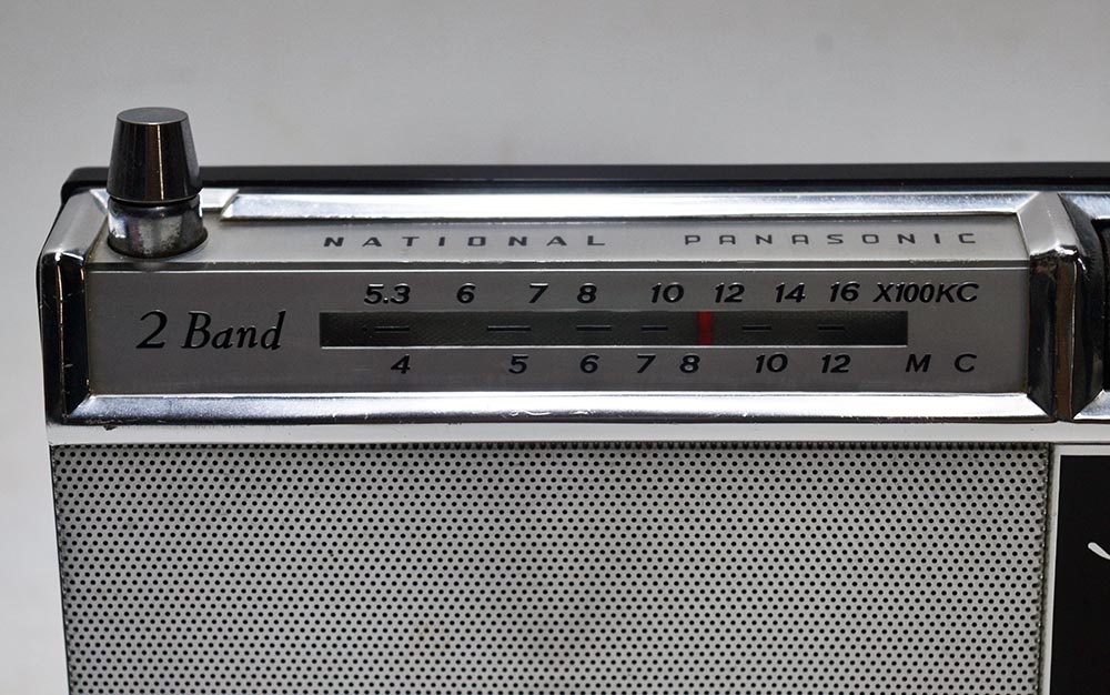 NATIONAL PANASONIC MODEL R-807 MW/SW 2BAND RADIO