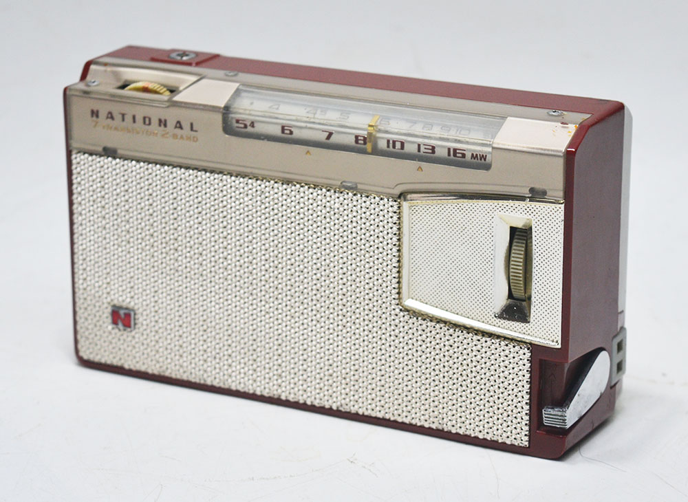 National MODEL T-25 WM/SW 2BAND RADIO