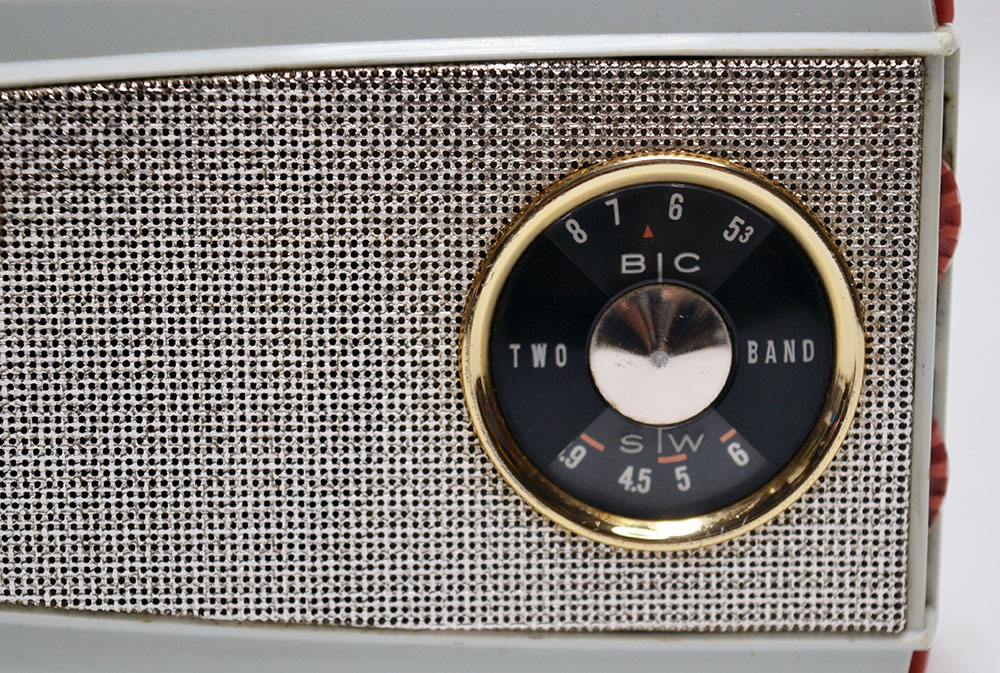 SONY MODEL TR-724 BC/SW 2BAND RADIO