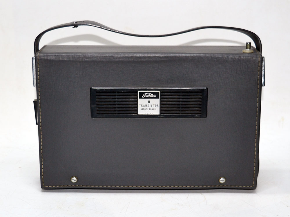 Toshiba MODEL 8L-688L LW/MW/SW1/SW2 4BAND RADIO