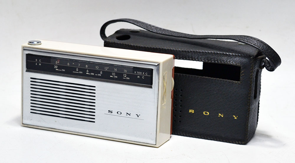 SONY MODEL TR-729 BC/SW 2BAND RADIO