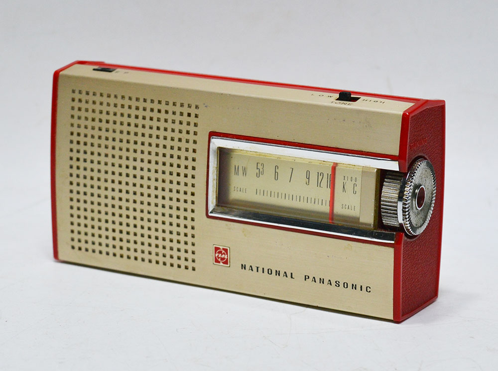 NATIONAL PANASONIC MODEL R-137 RADIO